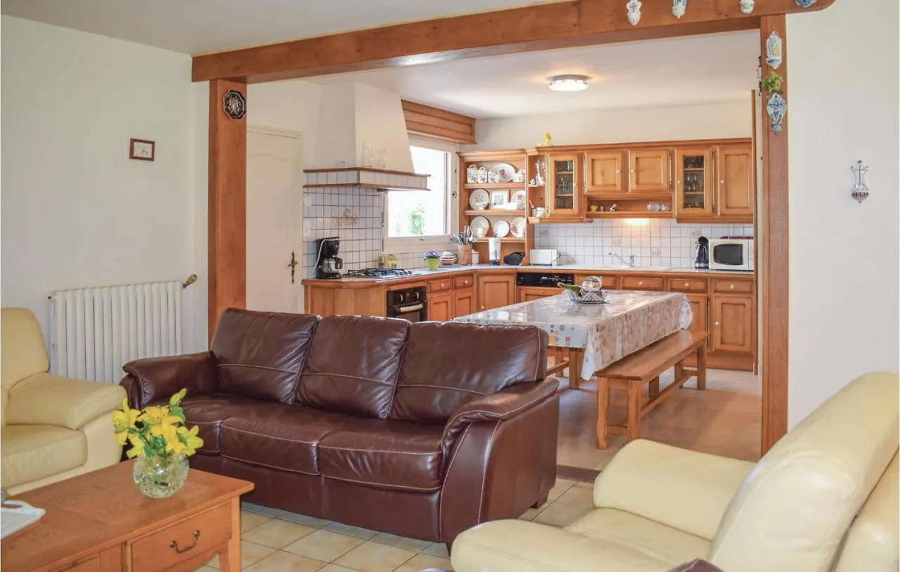 Cozy Home In Yvias With Indoor Swimming Pool Hébergement de vacances