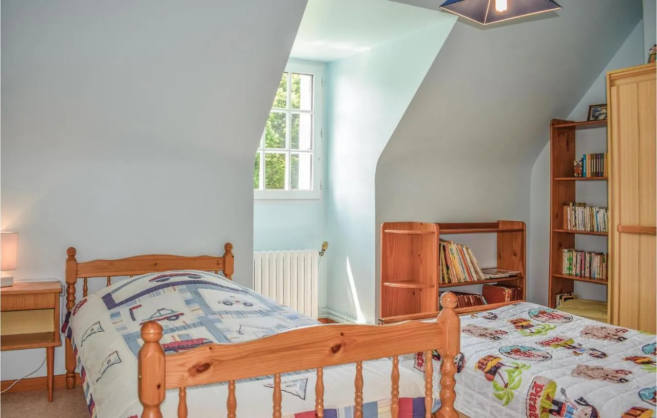 Cozy Home In Yvias With Indoor Swimming Pool Hébergement de vacances