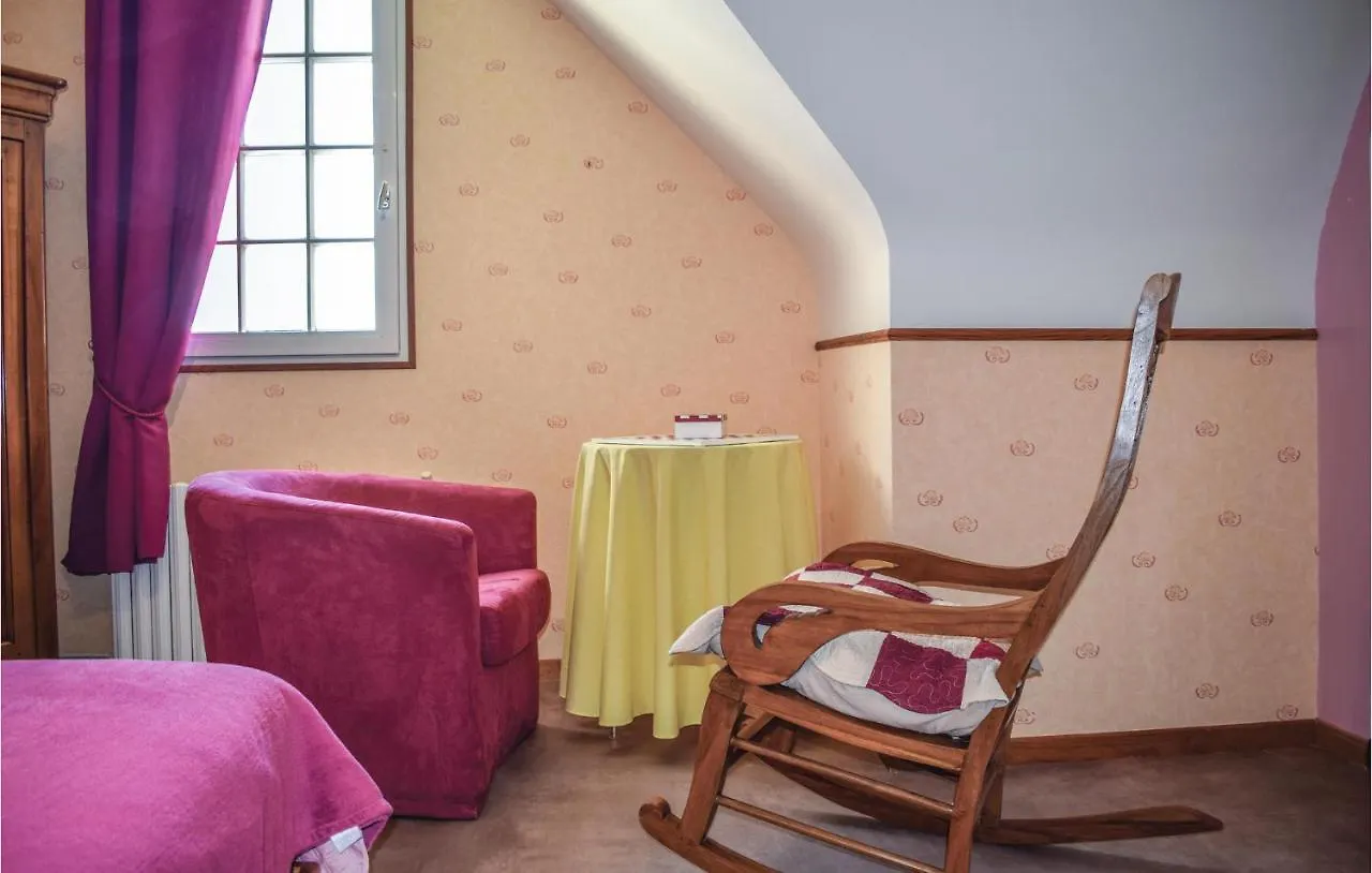 Cozy Home In Yvias With Indoor Swimming Pool Hébergement de vacances